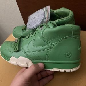 Nike air trainer fragment (green) size 9